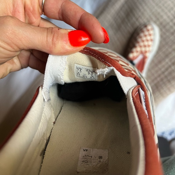 Checkerboard vans! - Picture 4 of 6